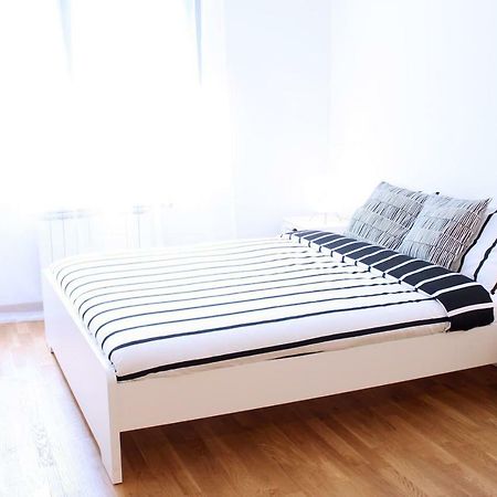 New Central Light Apartment With Private Parking Novi Sad Ngoại thất bức ảnh