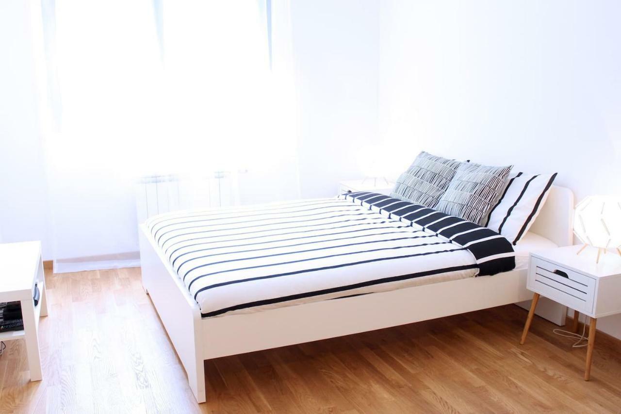 New Central Light Apartment With Private Parking Novi Sad Ngoại thất bức ảnh
