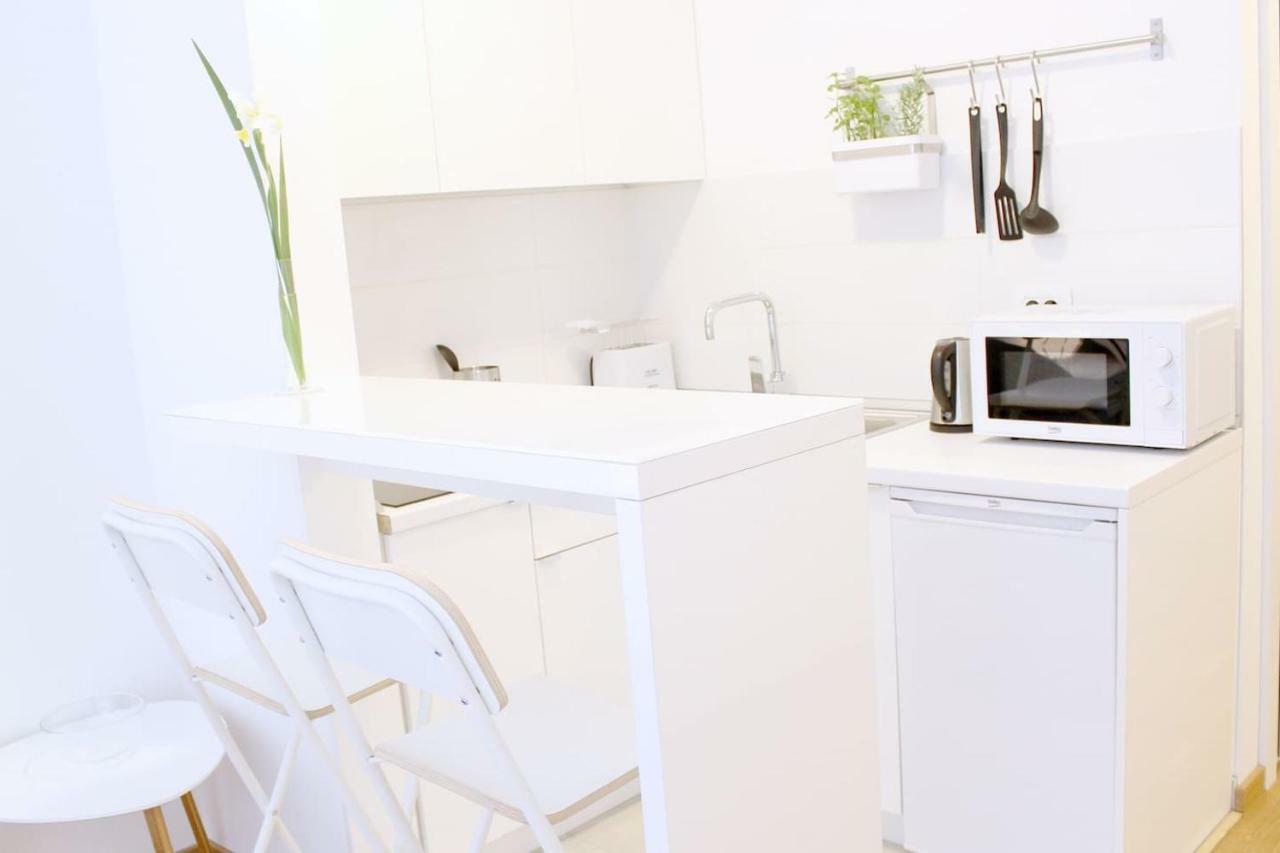 New Central Light Apartment With Private Parking Novi Sad Ngoại thất bức ảnh
